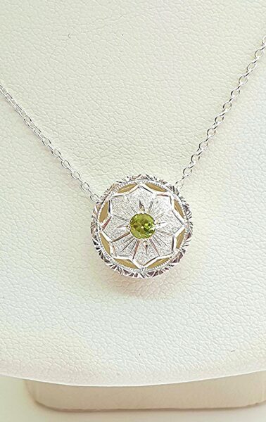 Silver pendant with peridot from the Anthos collection
