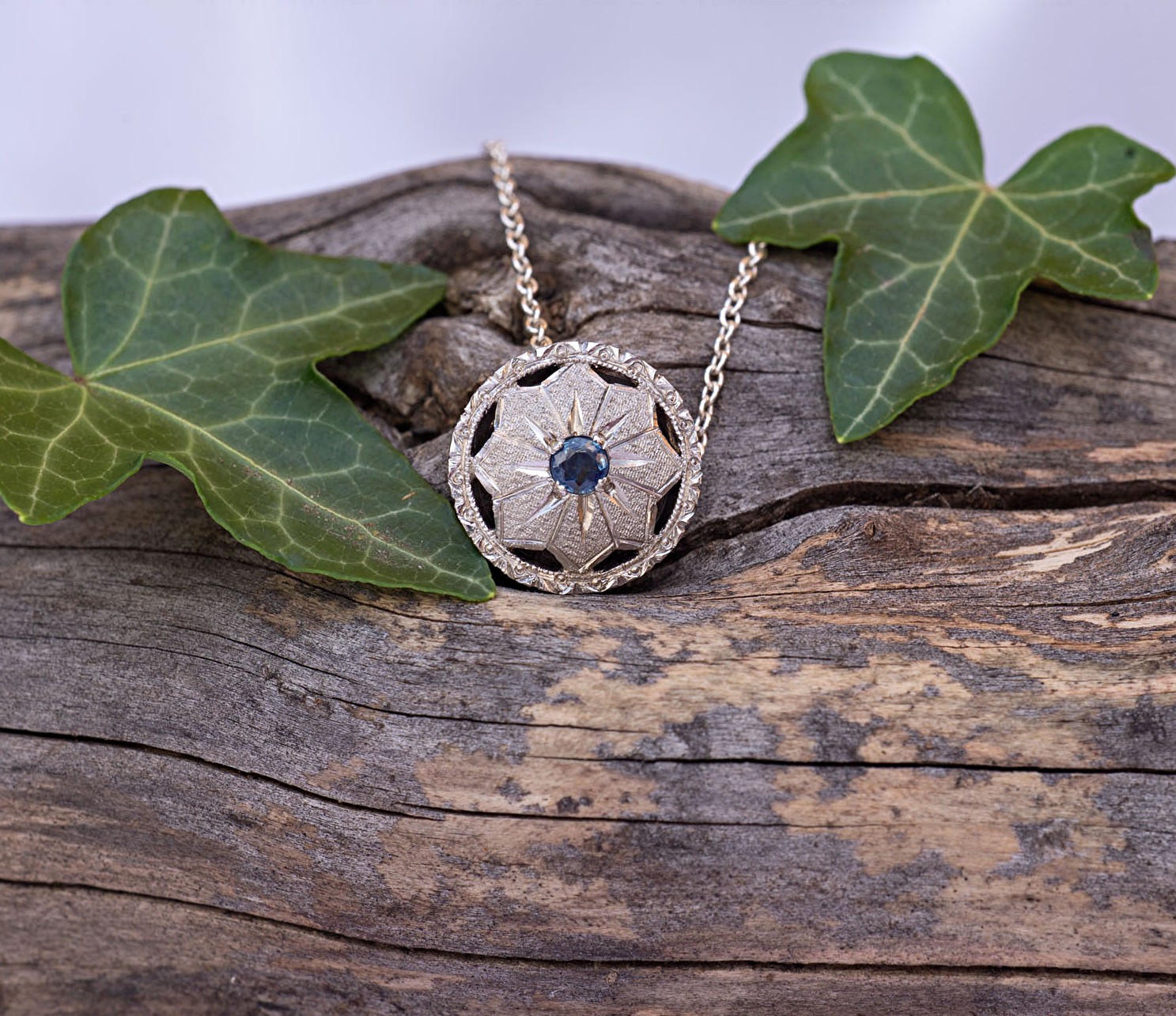 Silver pendant with Ceylon sapphire from the Anthos collection